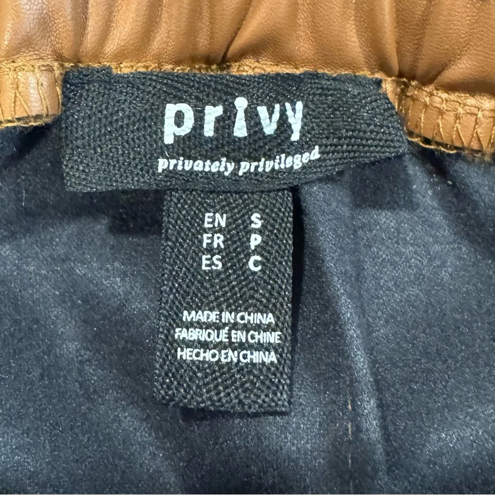 Privy Faux Leather Pleather Camel Beige Pants Elastic Waist & Pockets Size Small